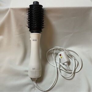 Bondi Boost Blowout Brush – Salon Results at Home ✨